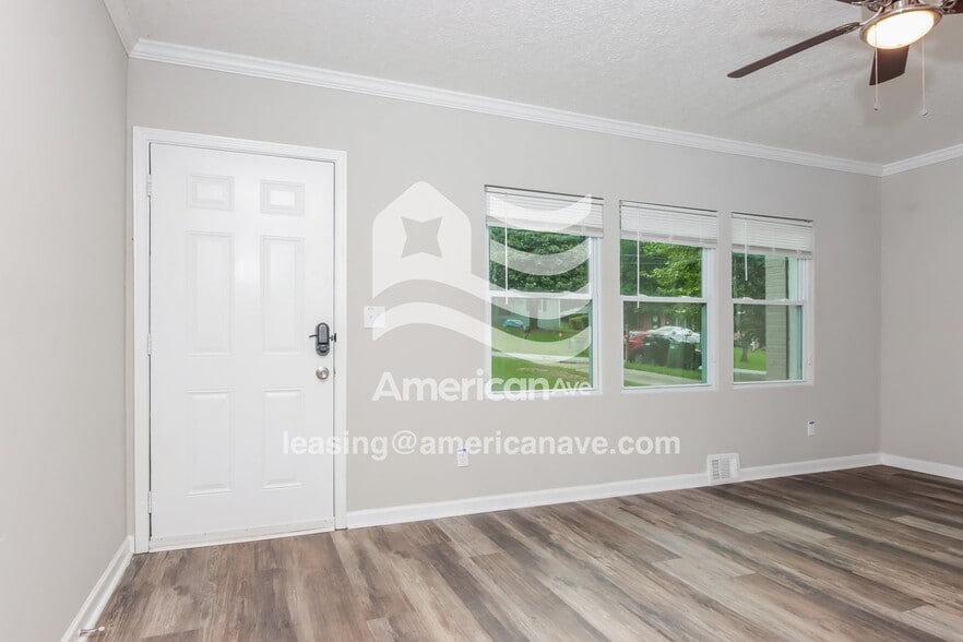 Building Photo - 3941 Mosley Dr