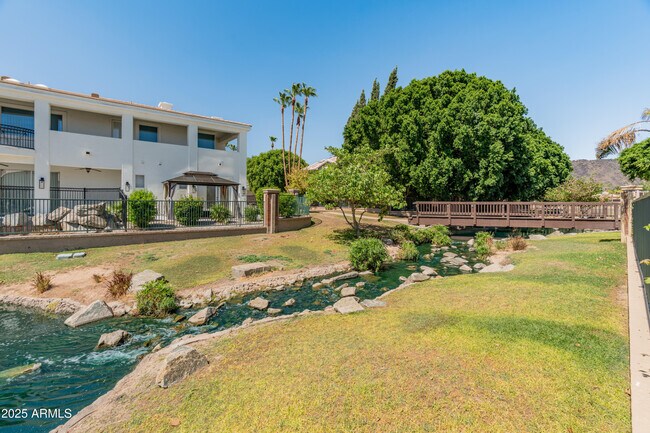 Building Photo - 5820 W Del Lago Cir