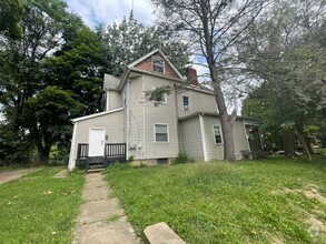 Building Photo - 1 Bed 1 Bath- Pittsburgh PA