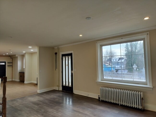 Building Photo - 32 Newell Ave