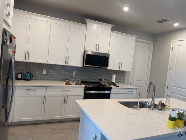 Building Photo - 5989 Timberdale Ave