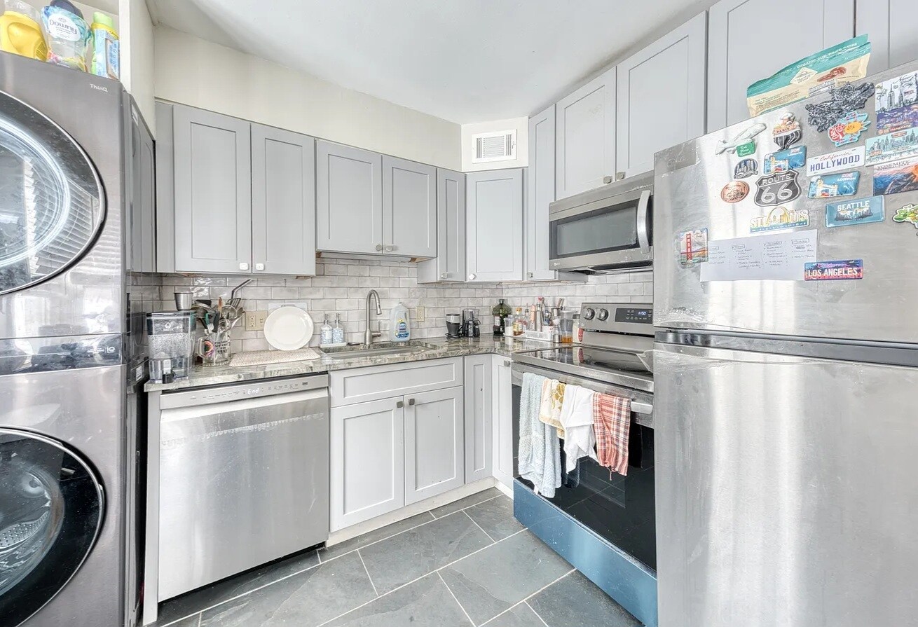 Building Photo - 69 Lynwood Dr