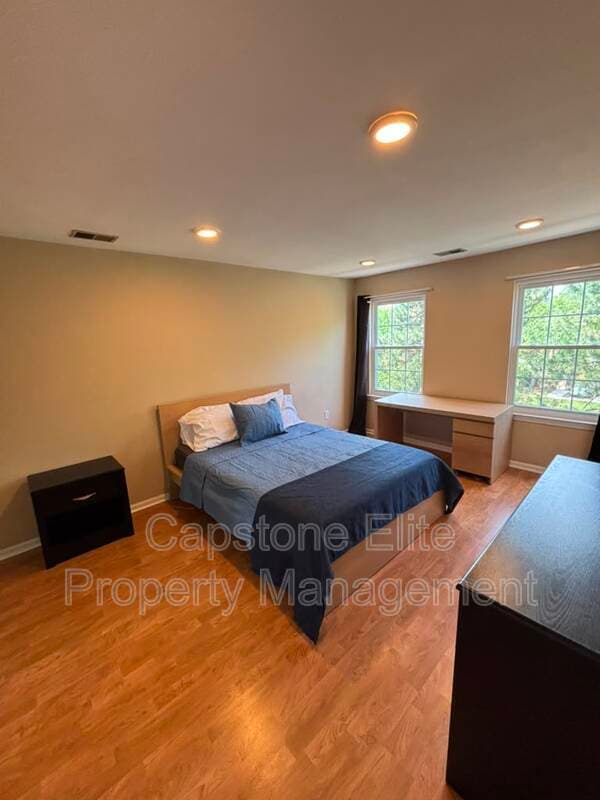 Building Photo - 12 Colgate Dr