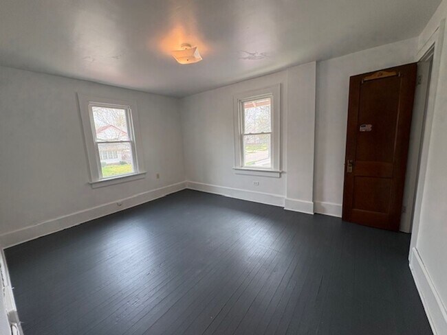 Building Photo - Spacious 4-Bedroom Akron Home with Charming Kitchen Nook & Backyard & Pet Friendly