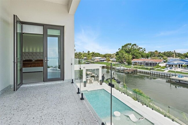 Building Photo - 585 Dolphin Ave SE