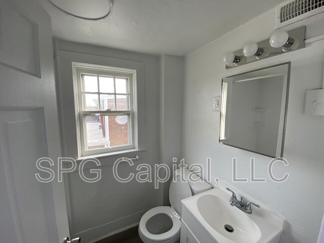 Building Photo - 871 Madison Ave