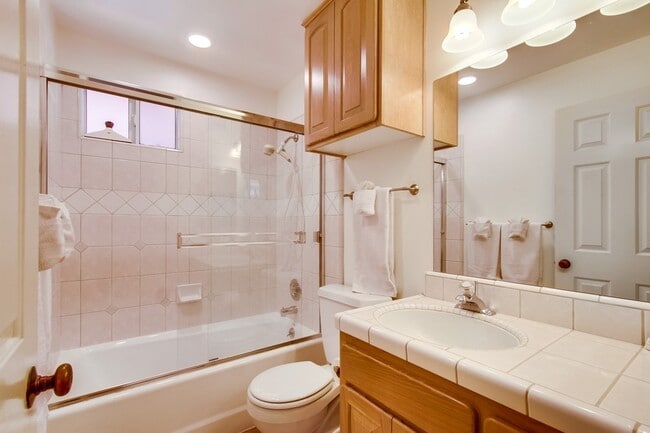 Building Photo - 831 Allerton Ct