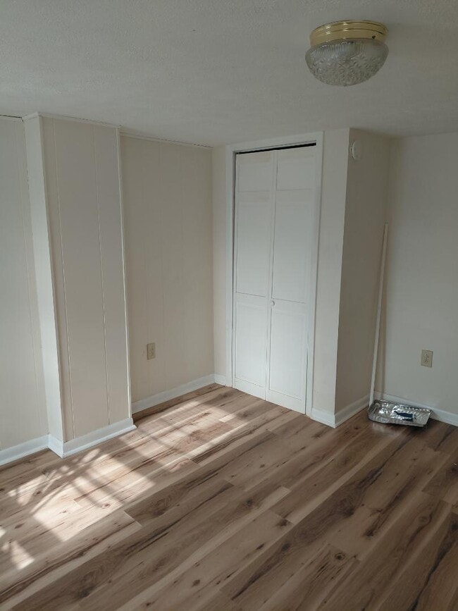 Building Photo - 6 W First St - 6 West First street