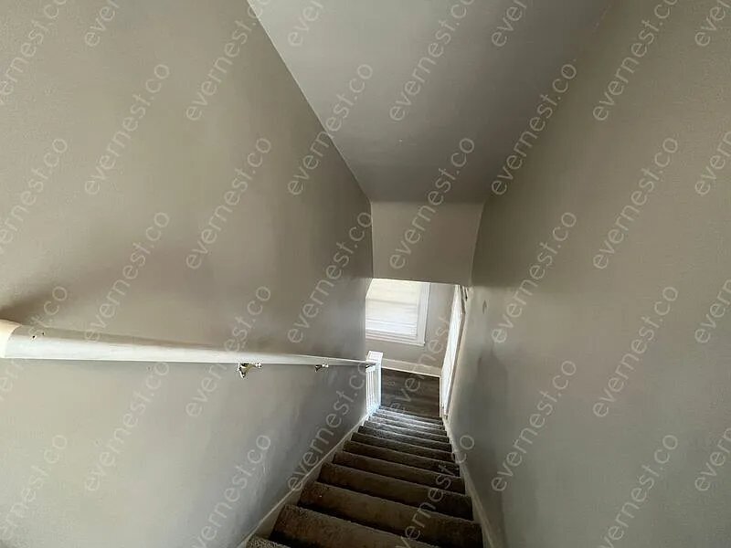 Building Photo - 3355 Curwood St