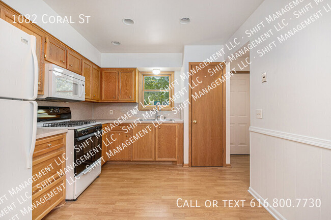 Building Photo - 1082 Coral St