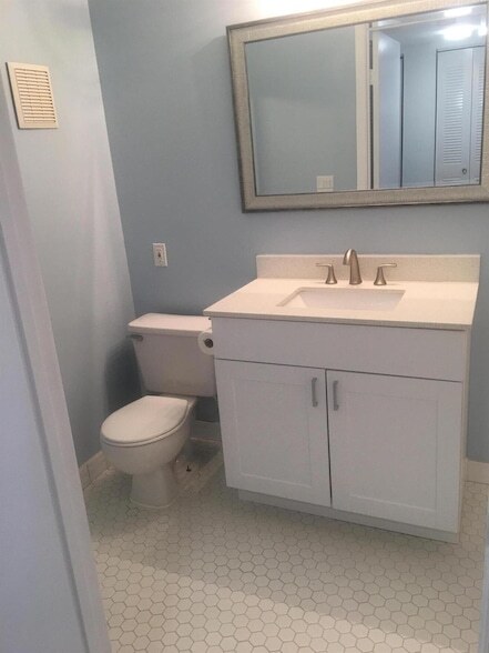 Building Photo - 815 Boynton Beach Blvd