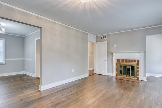 Building Photo - 2214 Breckenbridge Ave