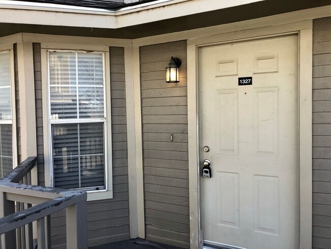 Building Photo - Boardwalk Condominium, Near Downtown