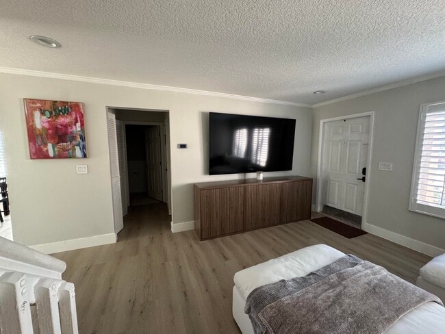 Building Photo - 11131 SW 17th Manor