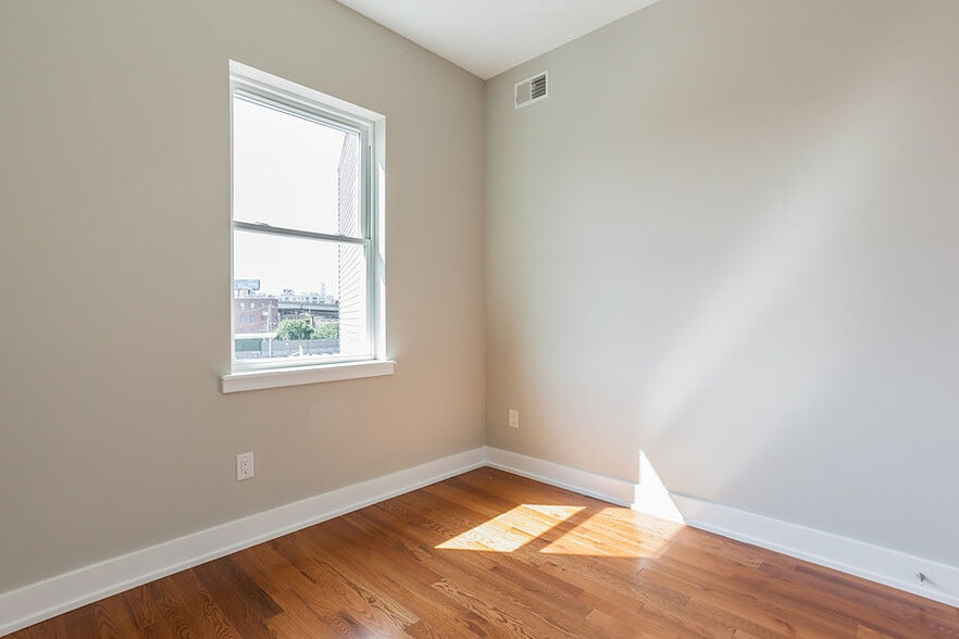 Building Photo - 146 W Wildey St