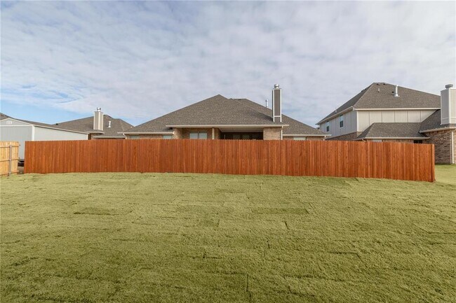 Building Photo - 5716 Lantana Ln