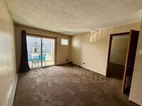 Building Photo - 1010 N Walnut St