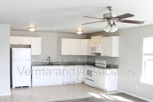 Building Photo - 5007 SW Fieldstone Blvd