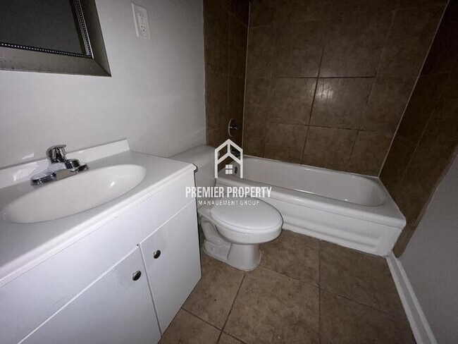Building Photo - FIRST MONTHS RENT FREE!