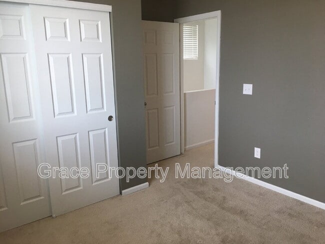 Building Photo - 9681 Truckee St