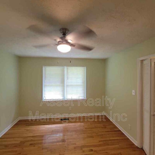 Building Photo - 201 Farlow Dr
