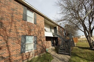 Building Photo - 300 S Magnolia St