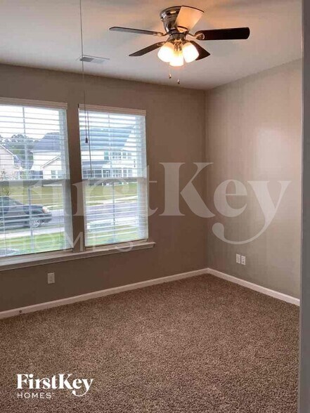 Building Photo - 447 Stonefield Cir