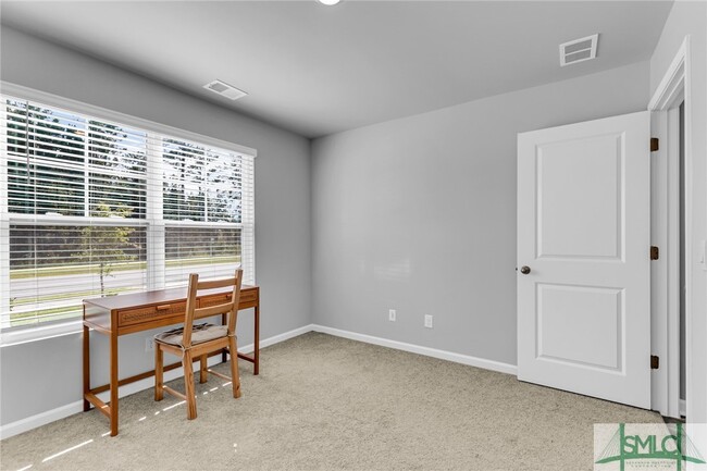 Building Photo - 216 Skylark Rd