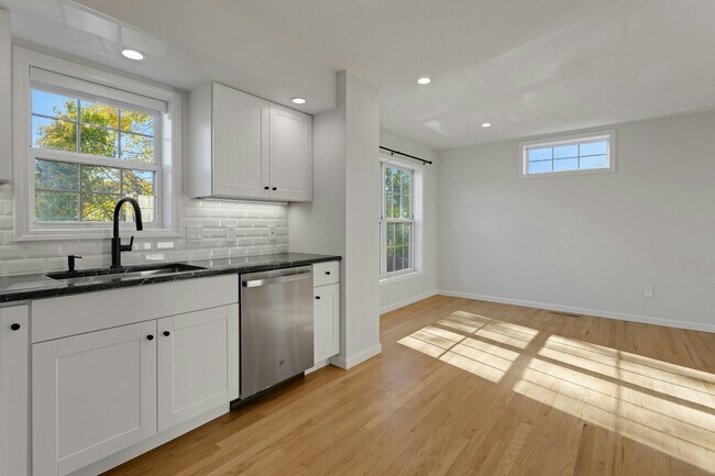 Building Photo - 187 West Ave