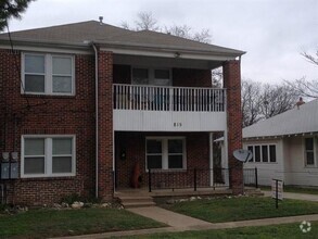 Building Photo - 813 W Eighth St
