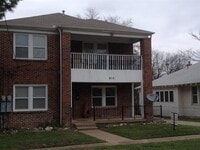 Building Photo - 813 W Eighth St