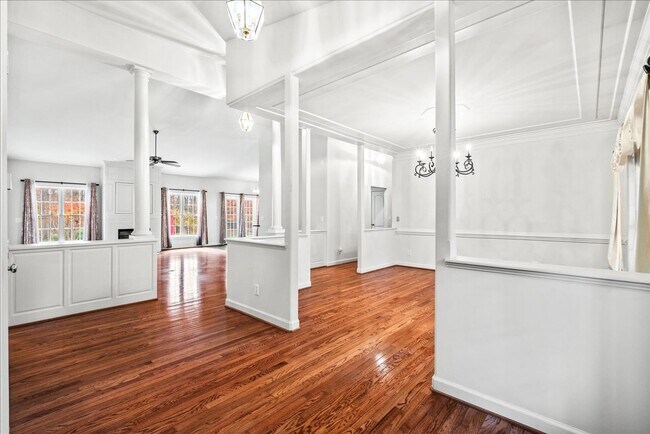 Building Photo - **Charming 3-Bedroom Rambler on 3 Acres in...