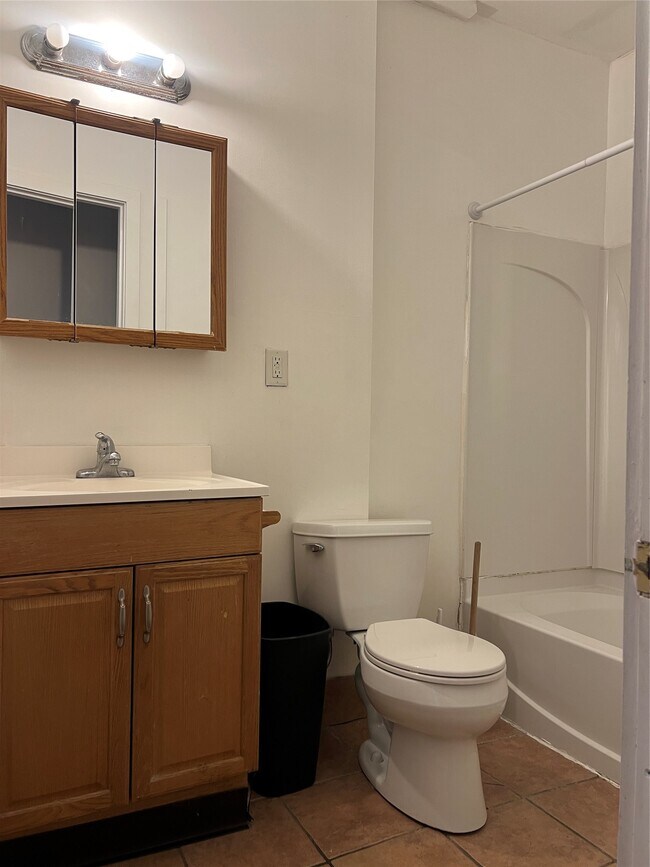 Building Photo - 47 Carroll St