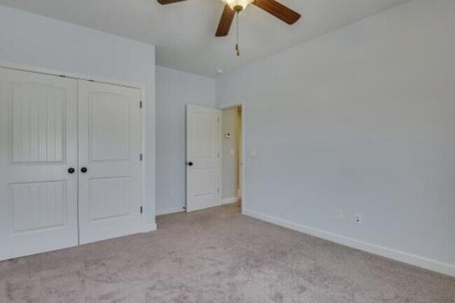 Building Photo - 171 Radcliff Dr
