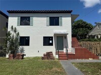 Building Photo - 1136 SW 12th Ct