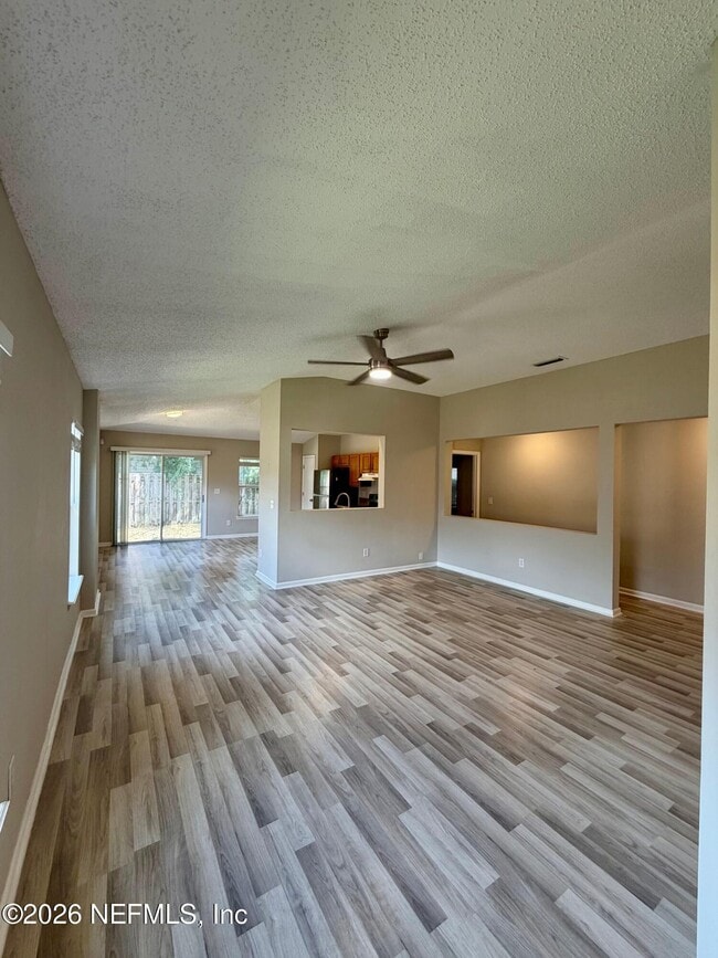 Building Photo - 230 Cezanne Cir