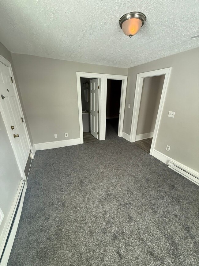 Building Photo - 3515 E 80