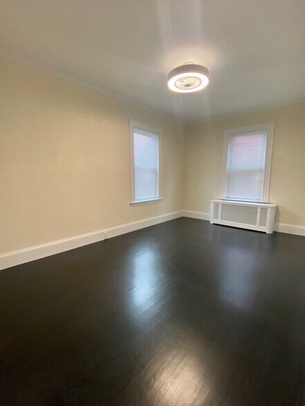 Building Photo - 840 South St