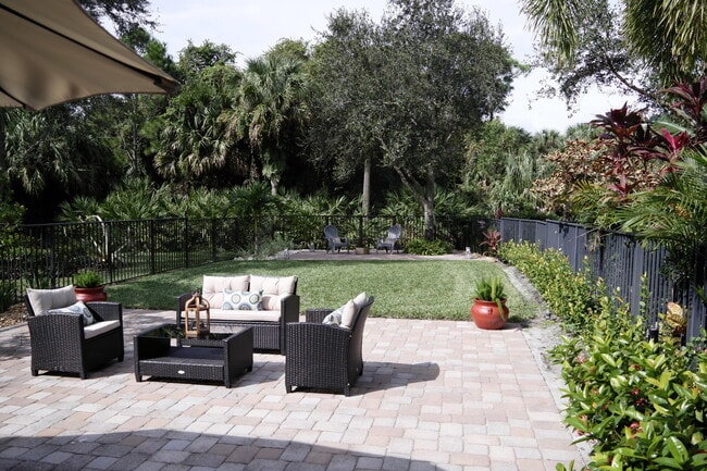 Building Photo - 5027 Dulce Ct