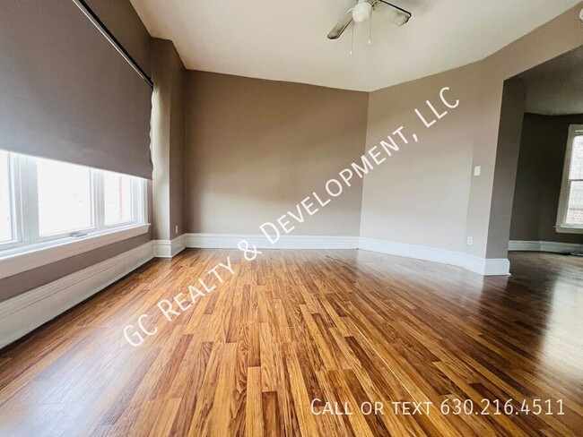 Building Photo - 6607 S Ellis-Unit 2