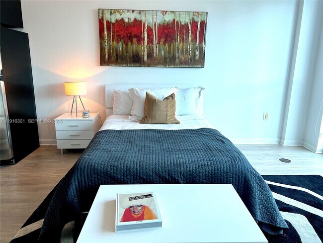 Building Photo - 253 NE 2nd St