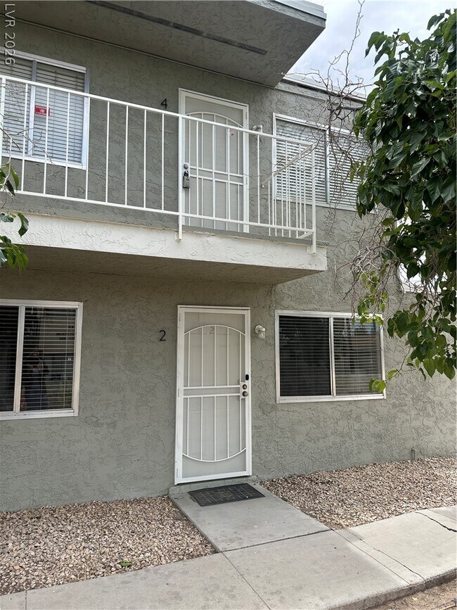 Building Photo - 3355 Sylvia St