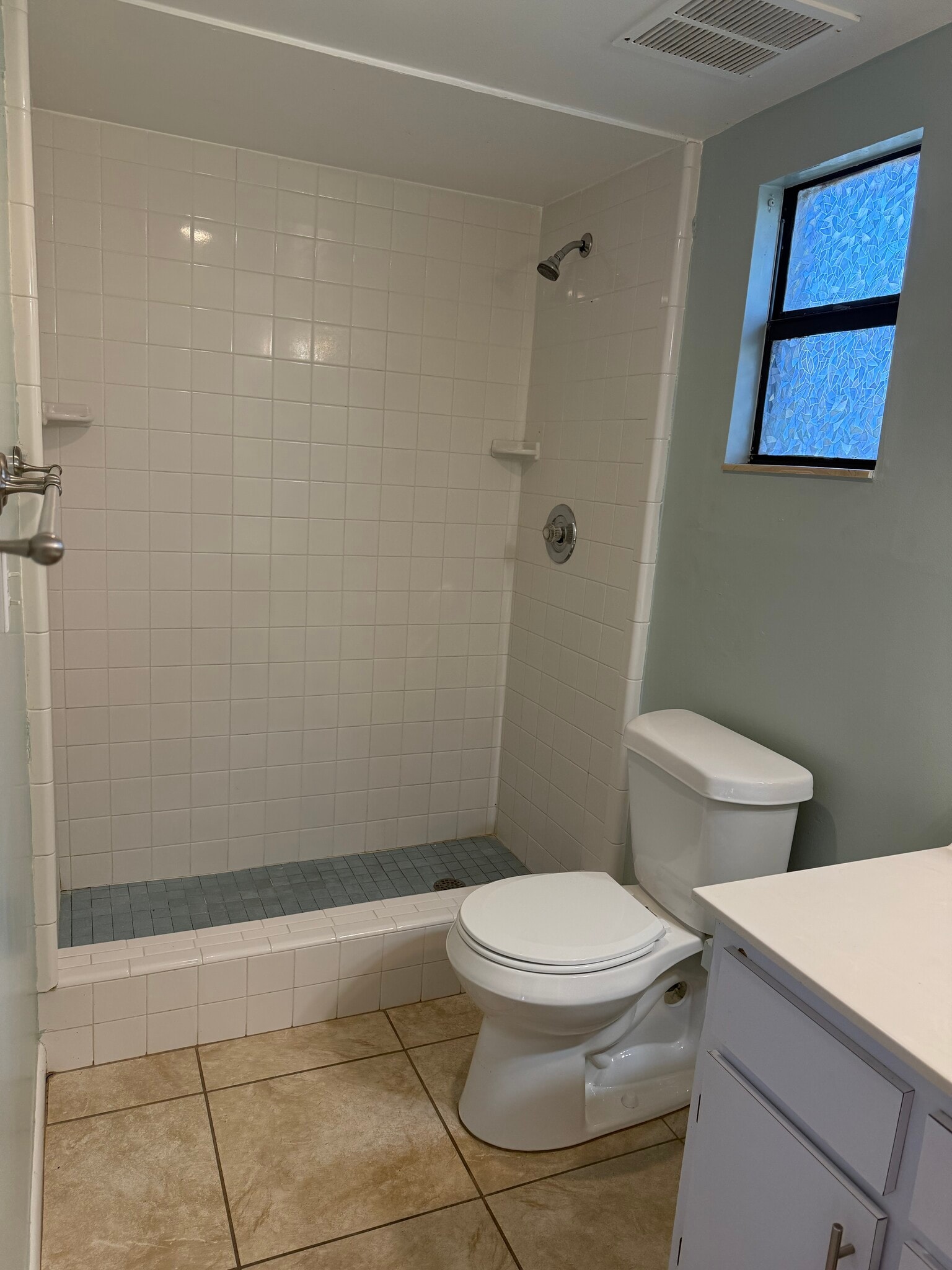 Building Photo - 467 Willow Tree Dr