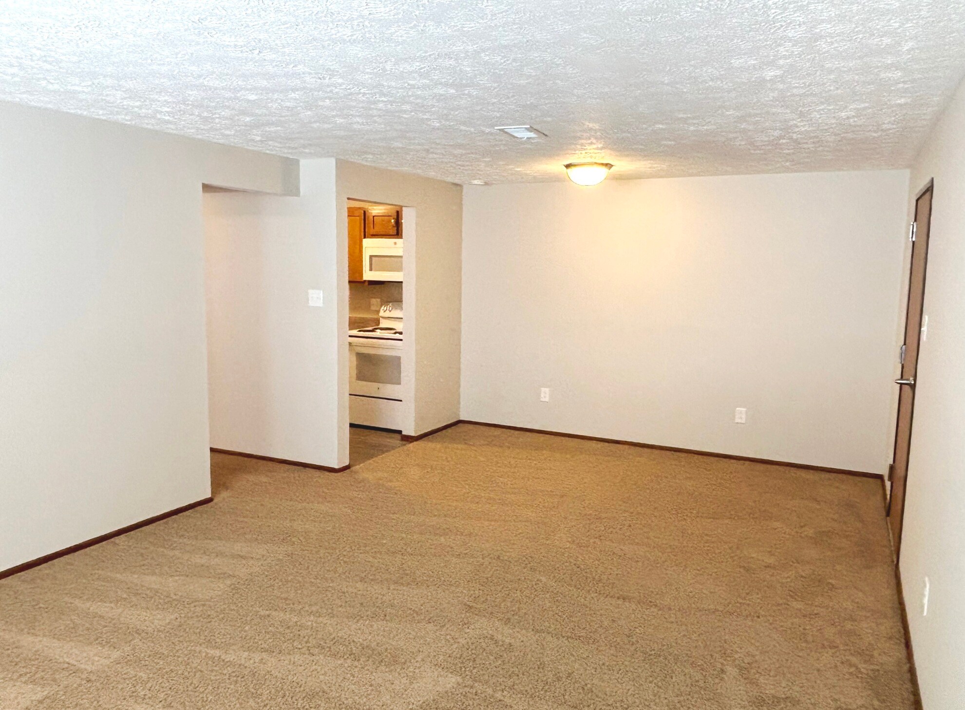 Building Photo - 225 Hillview Ln