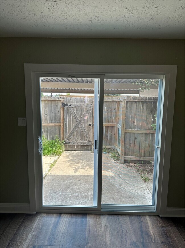 Building Photo - 14663 Perthshire Rd