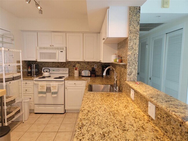 Building Photo - 2501 S Ocean Dr