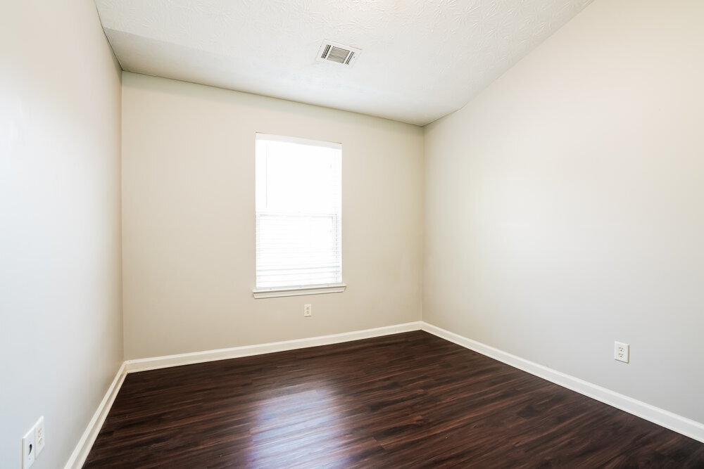Building Photo - 7470 Royale Ct