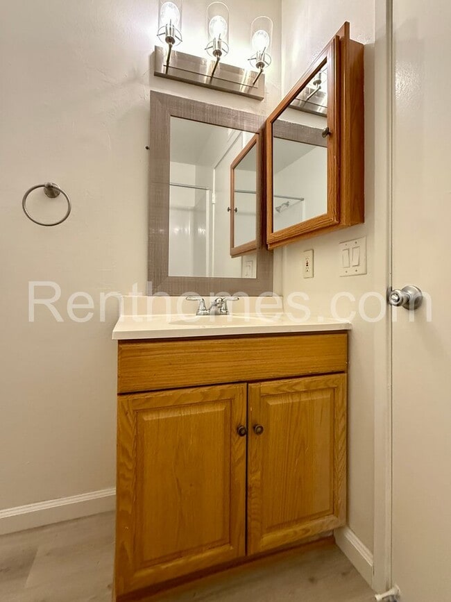 Building Photo - 13877 Wayland Grove Ct