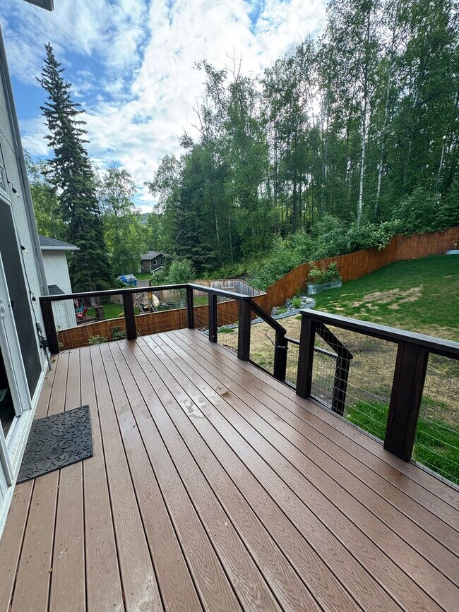 Building Photo - Stunning home in desirable Eagle River neighborhood