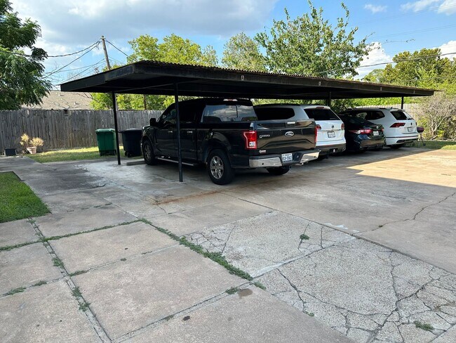 Building Photo - 7305 S Gessner Rd